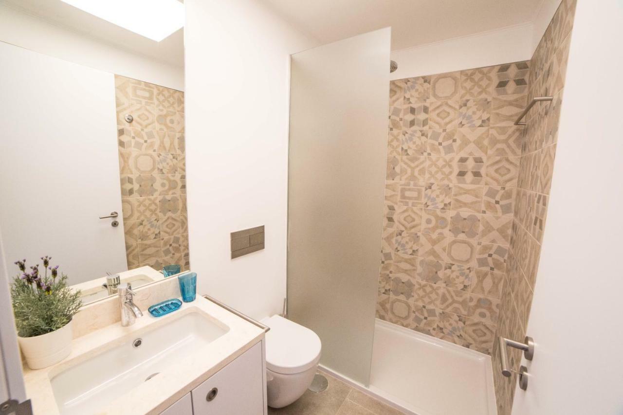 Flh Santa Catarina Cozy Apartment Lisbon Bagian luar foto