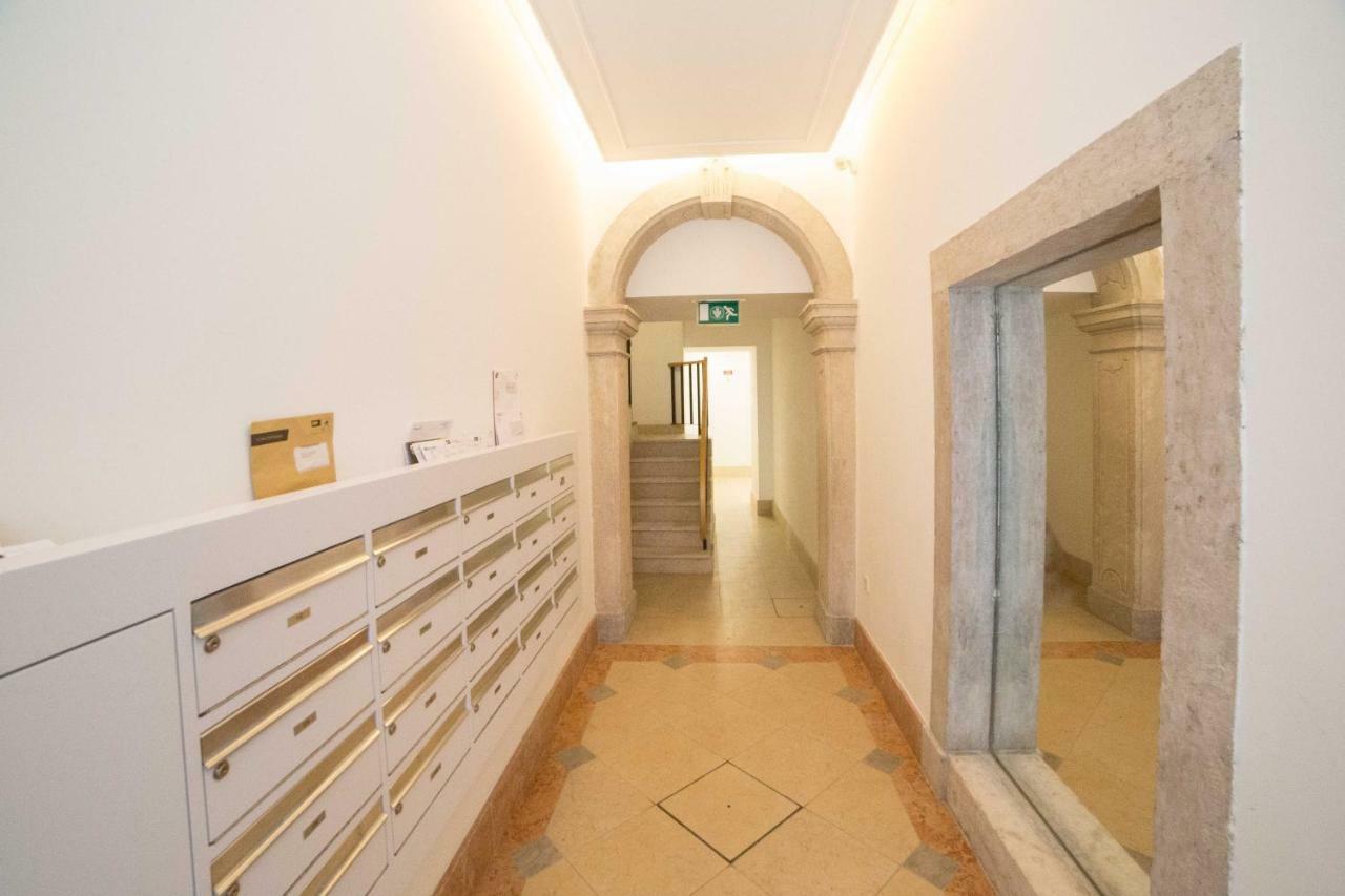 Flh Santa Catarina Cozy Apartment Lisbon Bagian luar foto